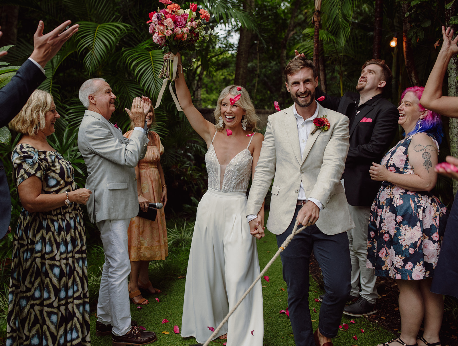 real-wedding-molly-steve-s-barefoot-at-broken-head-wedding-byron